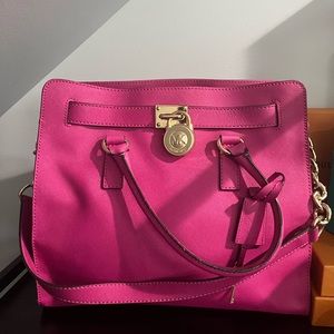 Michael Kors Hamilton Tote, Fushia/Gold